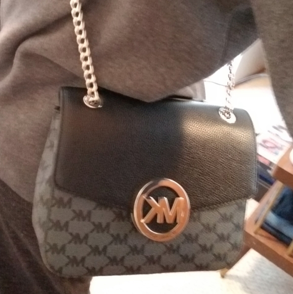 Michael Kors Purse - Picture 12 of 12